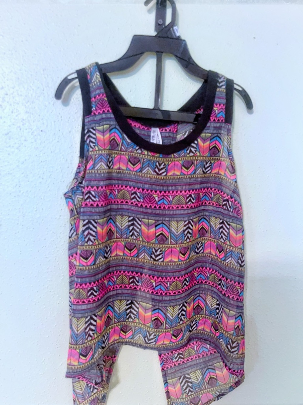 Bundle 2 tanks : Sleeveless Printed Flow Tank Tops - Blue Tie-Dye & Aztec Pink - Picture 3 of 4